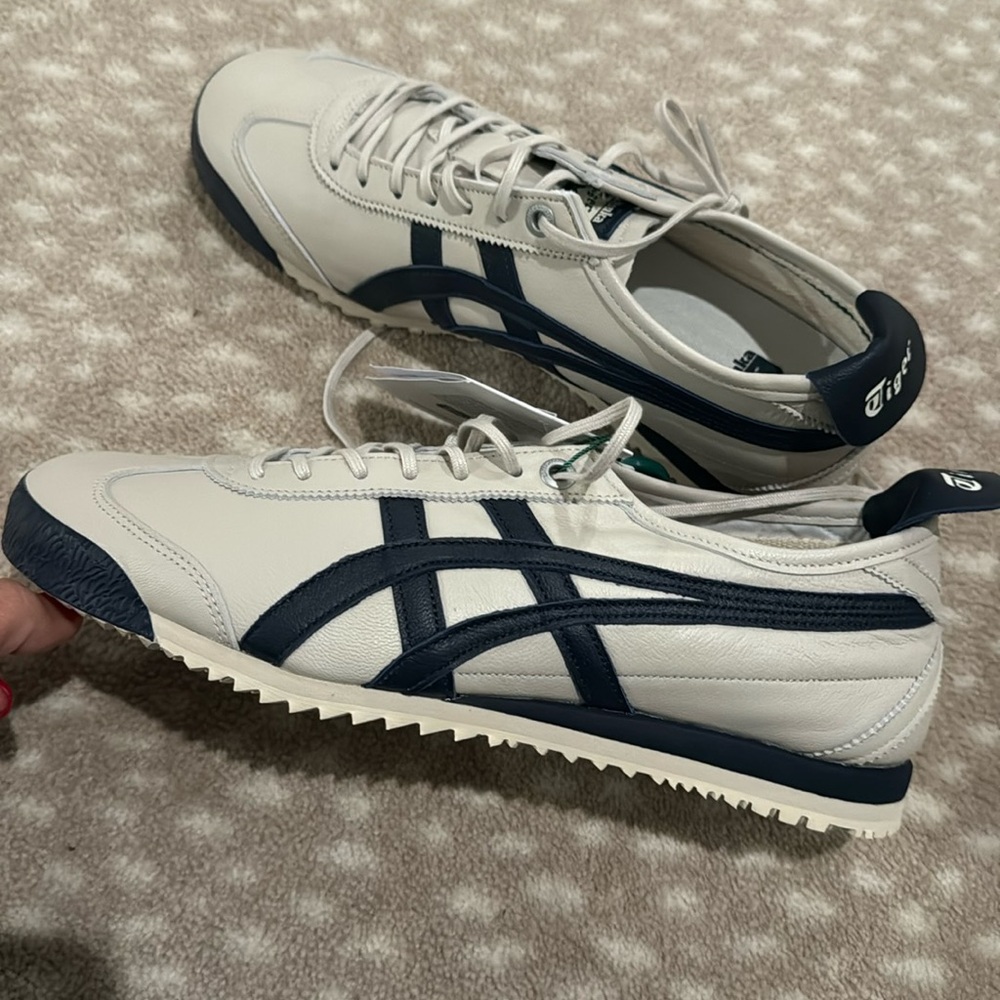 Onitsuka Tiger Never Worn Birch/Peacoat Sneakers Size 7.5